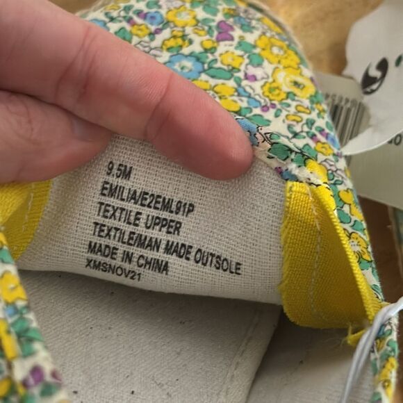 NWT ESpirit Women’s Yellow and Green floral print canvas slip on shoes Size 9.5 - Picture 5 of 6